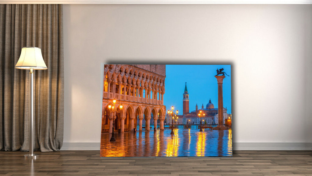 St Marks Square In Venice at Night CANVAS WALL ART PRINT PICTURE ARTWORK