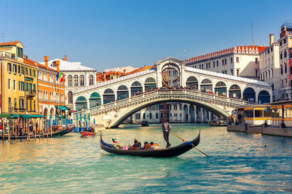 Rialto Bridge In Venice CANVAS WALL ART Picture Print - Coloured